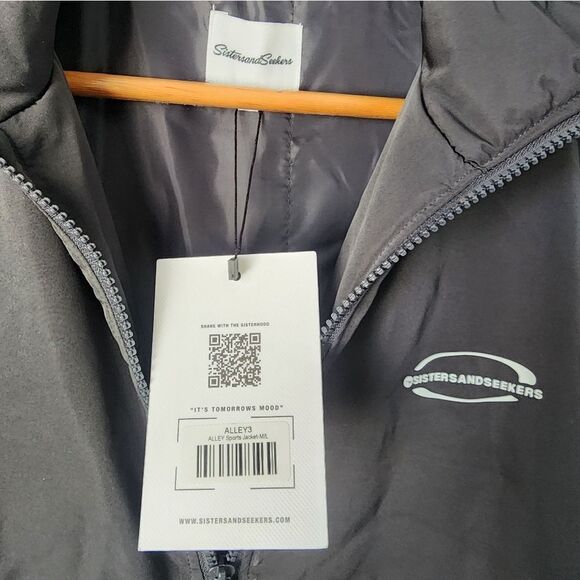 Sistersandseekers Black Puffer Coat with High Collar and Full-Length Zipper NWT - Picture 5 of 10